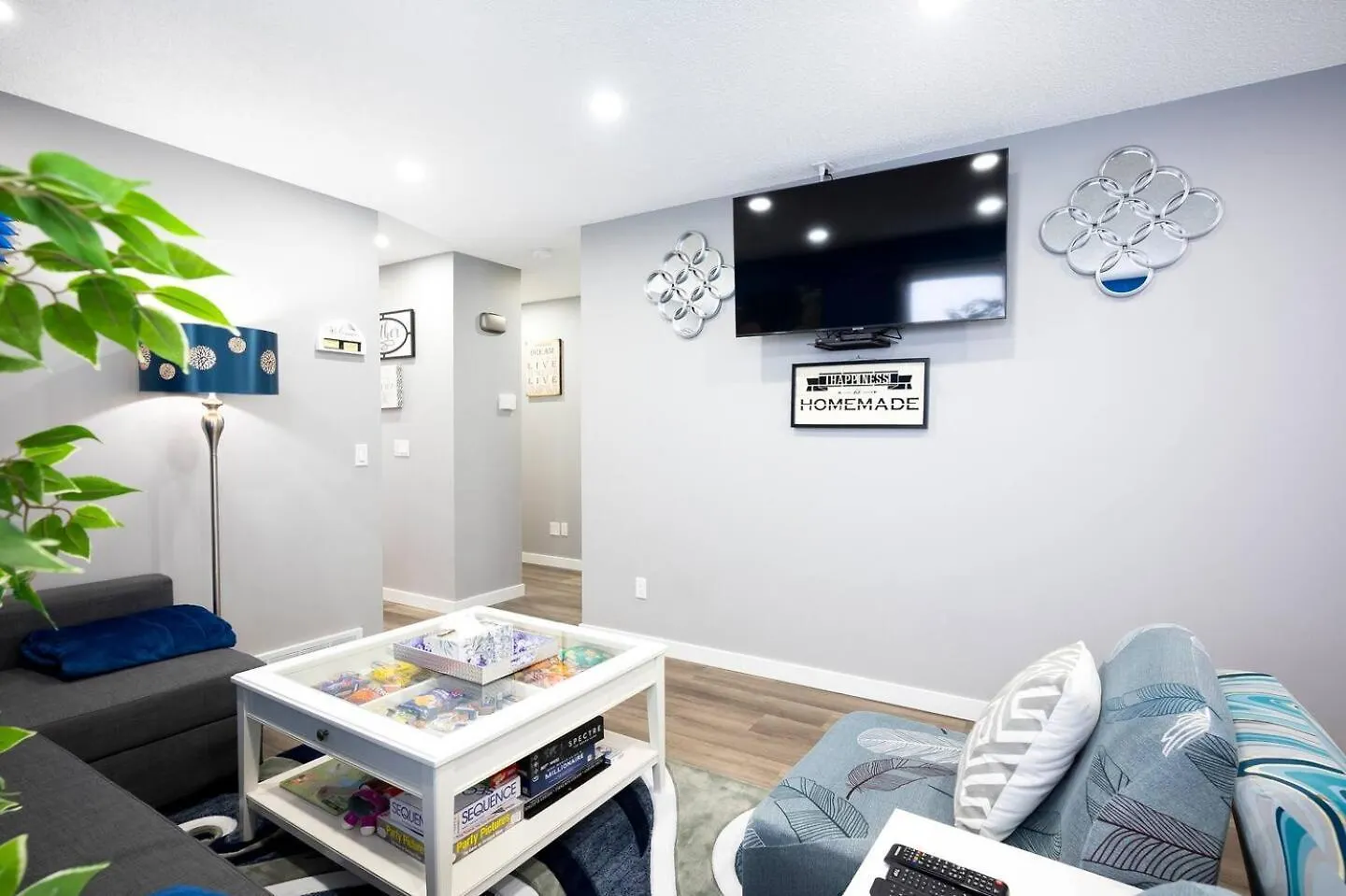 Holiday home 240 Spacious Modern Home W Ac Calgary Canada