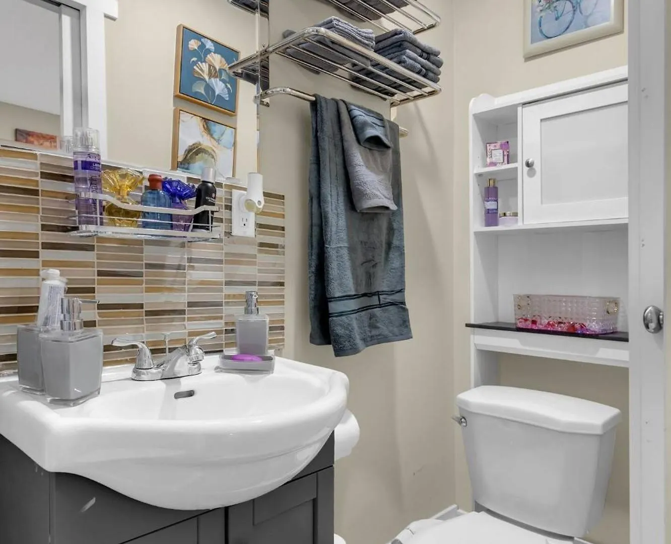 240 Spacious Modern Home W Ac Calgary 0*,
