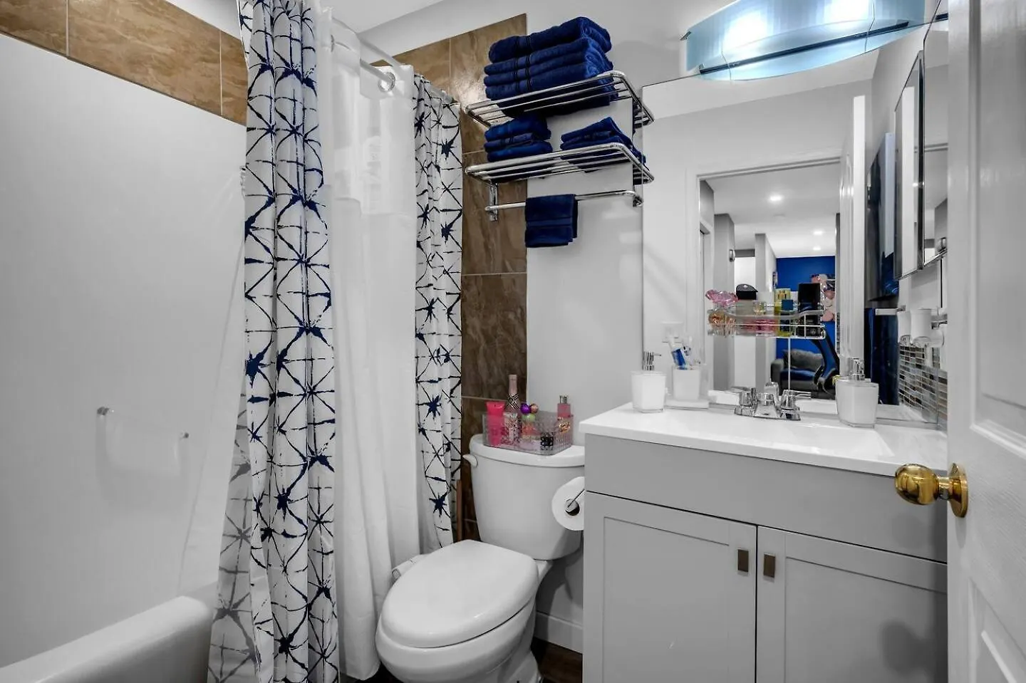 240 Spacious Modern Home W Ac Calgary