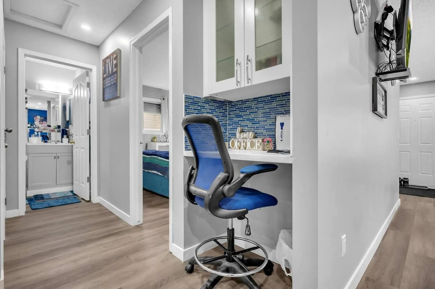 240 Spacious Modern Home W Ac Calgary 0*,  Canada
