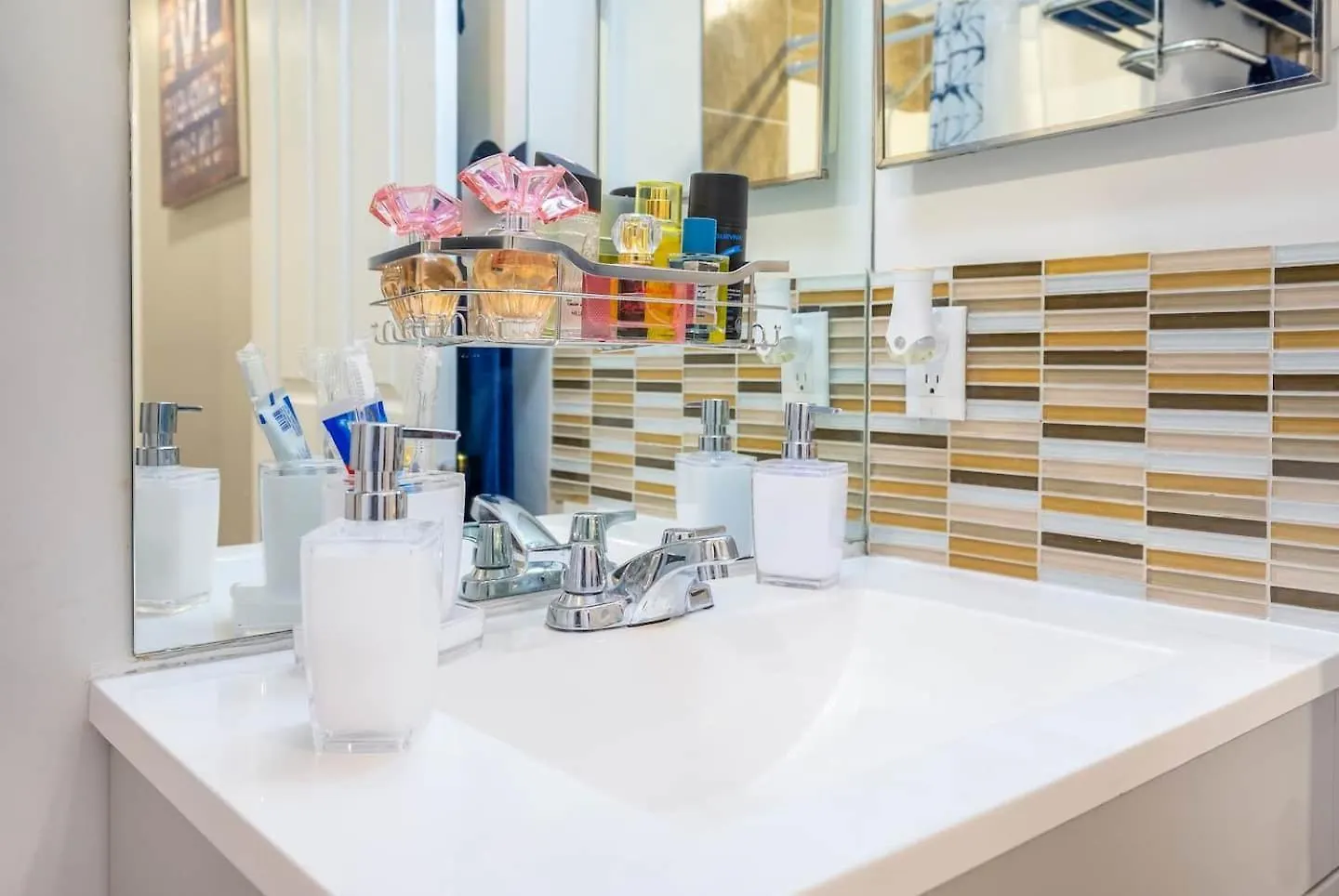 240 Spacious Modern Home W Ac Calgary 0*,
