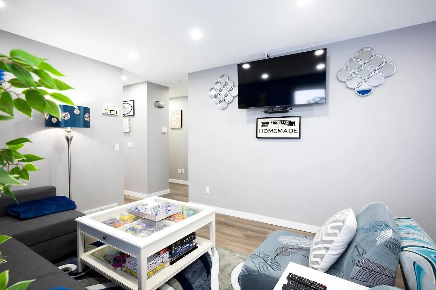 240 Spacious Modern Home W Ac Calgary